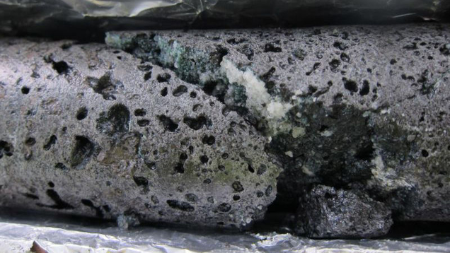 Carbon capture rock Image: Annette K. Mortensen / University of Southampton